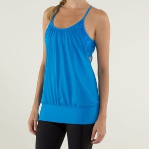 Lululemon no limits tank in blue Paisley, sz 10